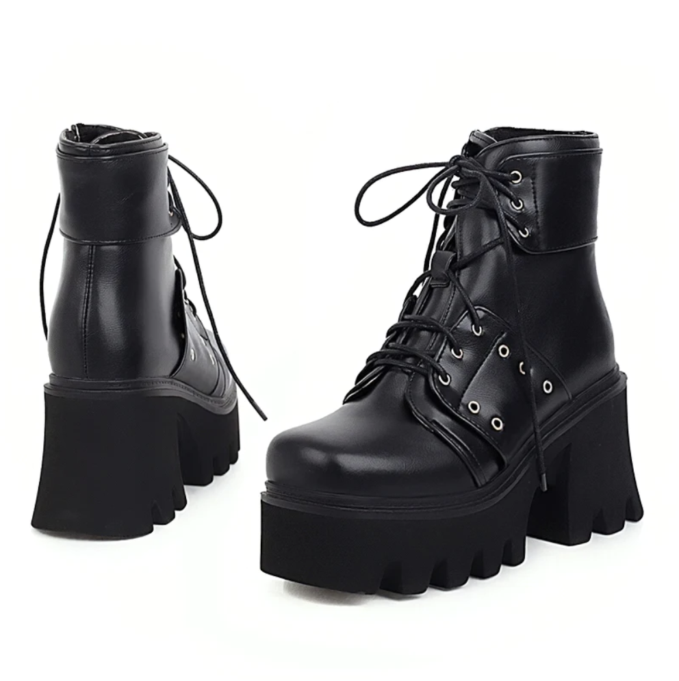 METAL RIVETS ANKEL BLACK BOOTS