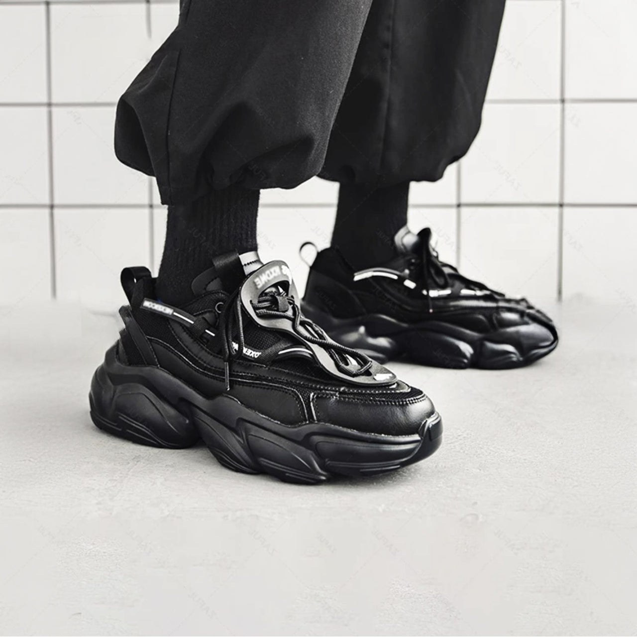 HXDNE DARK SNEAKERS