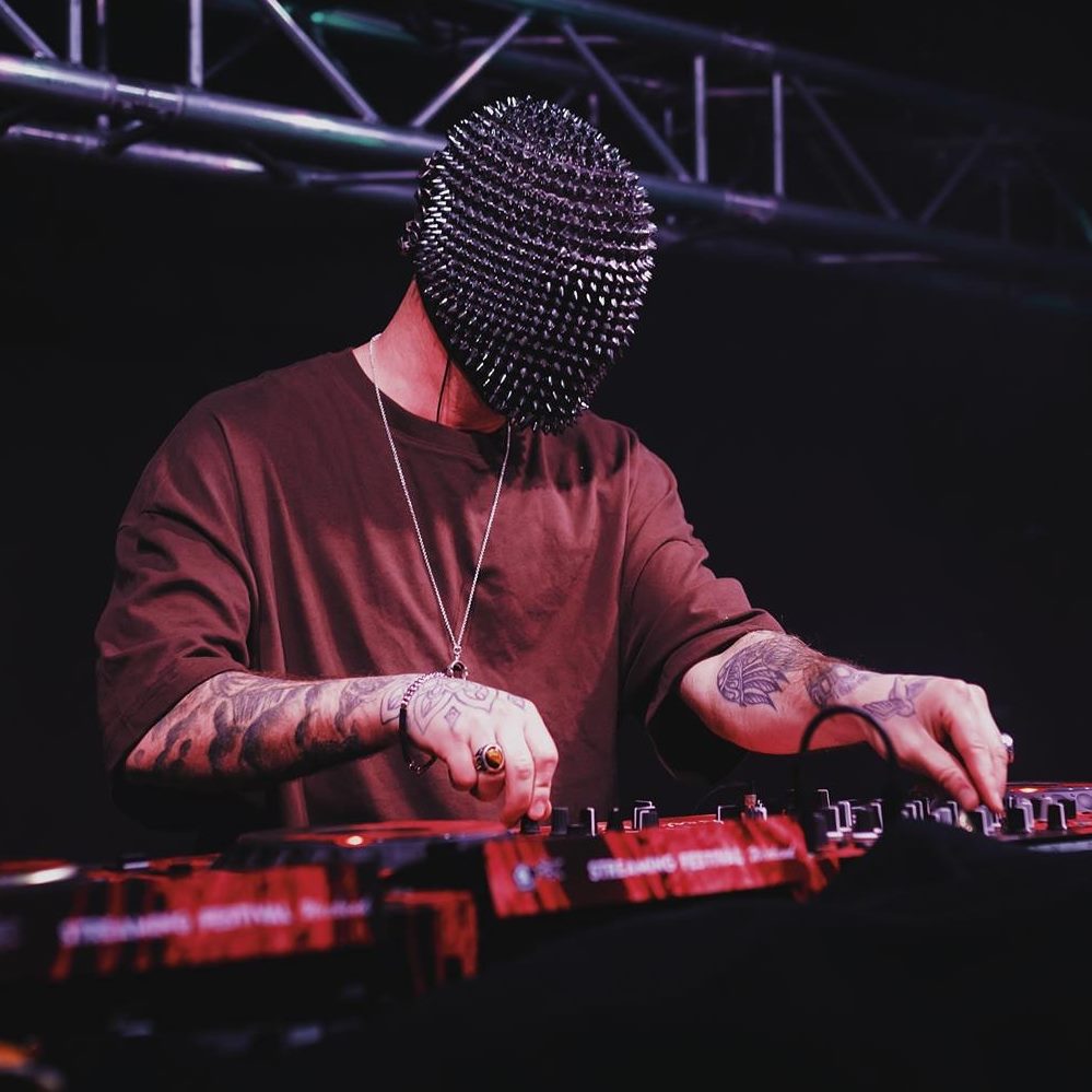 CYBERPUNK FULL - FACE MASK WITH RIVETS AND SPINES - Synesthetic