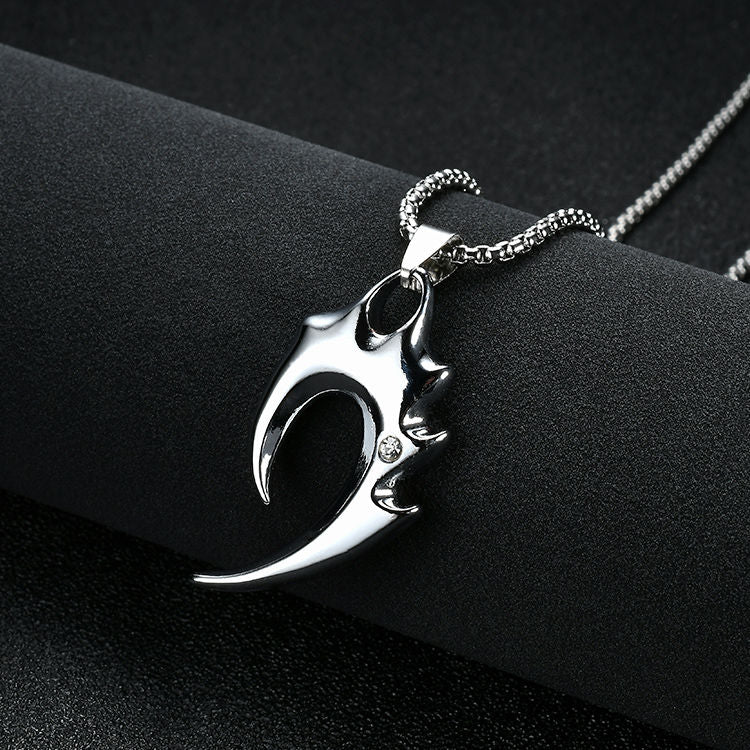 LUNAR CREST PENDANT