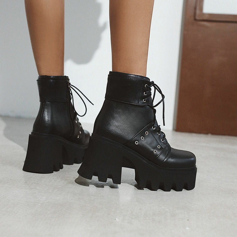 METAL RIVETS ANKEL BLACK BOOTS