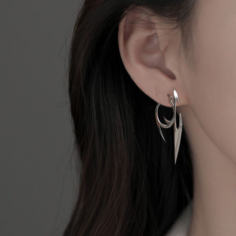 SCULTURAL SILVER CRESCENT EARRINGS