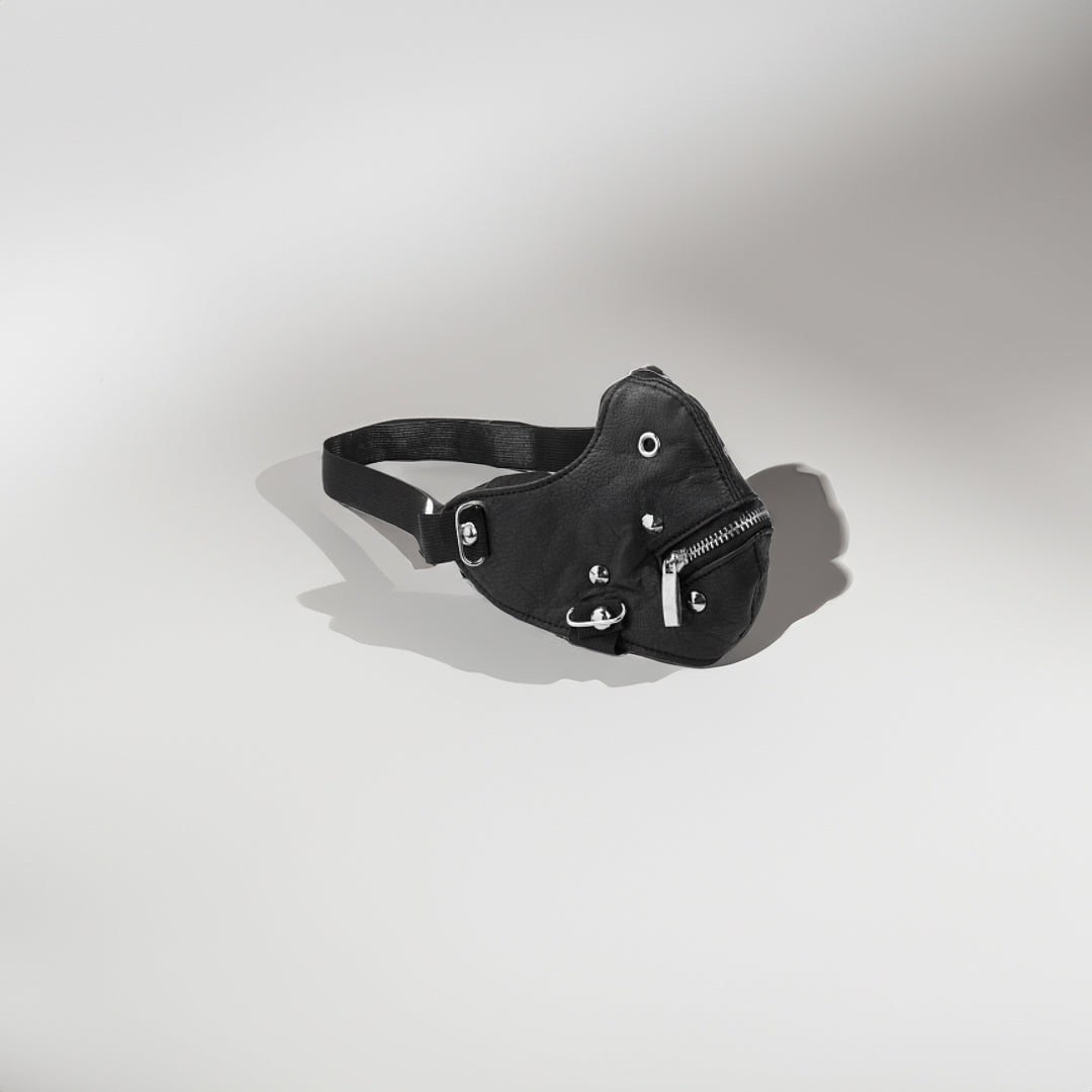 MASQUE EN CUIR PENTAGRAMME